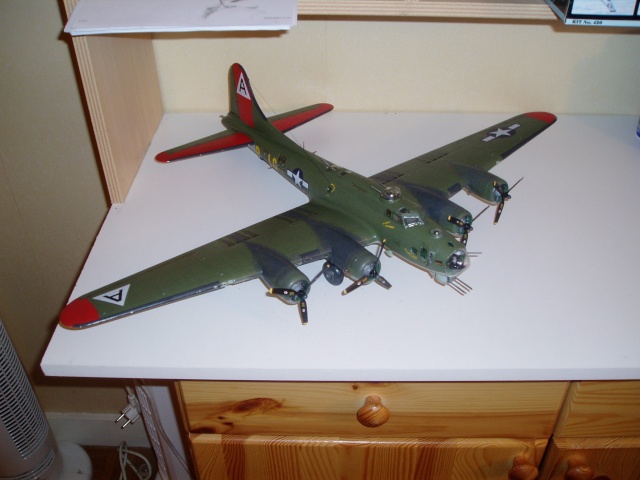 B-17 G "chow hound" (revell monogram) 1/48 (VINTAGE) - Page 2 B17-a10