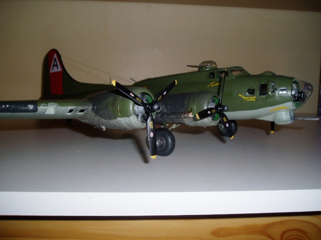 B-17 G "chow hound" (revell monogram) 1/48 B17-b10