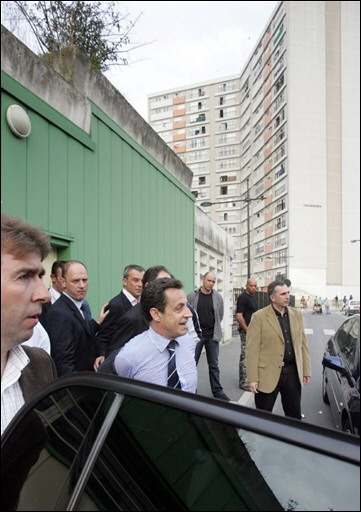Sarkozy s'est rendu dans un quartier populaire de Meaux A7310