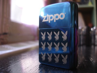 belles photos de zippo..... Playbo10