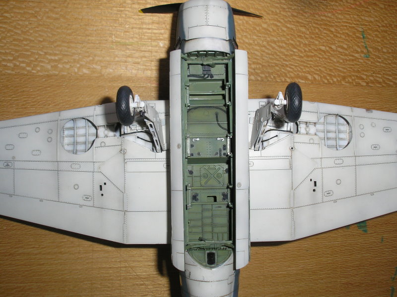 TBM-1  Avenger Italeri 1/48 ( accurate miniature ) - Page 2 P4092012