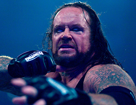 RAW n9 : Feud Officielle : The Undertaker vs Bill Goldberg 11270511