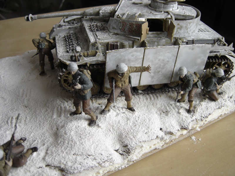 Pz IV bataille des ardennes au 1/35 Dsc05235