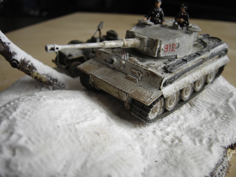 Pz IV bataille des ardennes au 1/35 Dsc05310