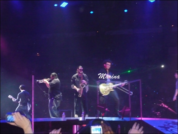 [ Jonas Brothers ] Concert du 26 Novembre 2009 à Bercy P1010119