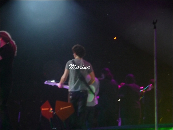 [ Jonas Brothers ] Concert du 26 Novembre 2009 à Bercy P1010220