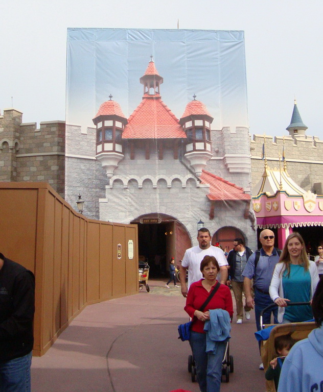Magic Kingdom - Walt Disney World  - Page 32 P04-410