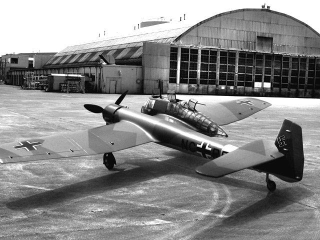 un avion à identifier (Heinkel He-111) Blohmb10