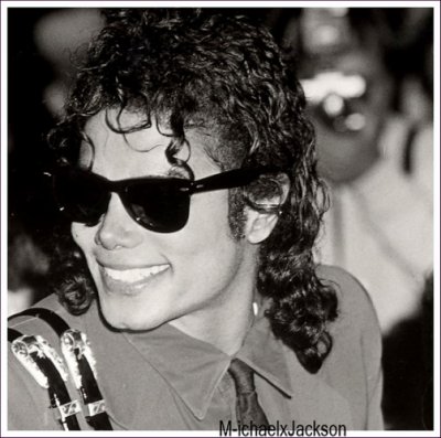 Le Roi de la pop - Michael Jackson - Page 2 25571410