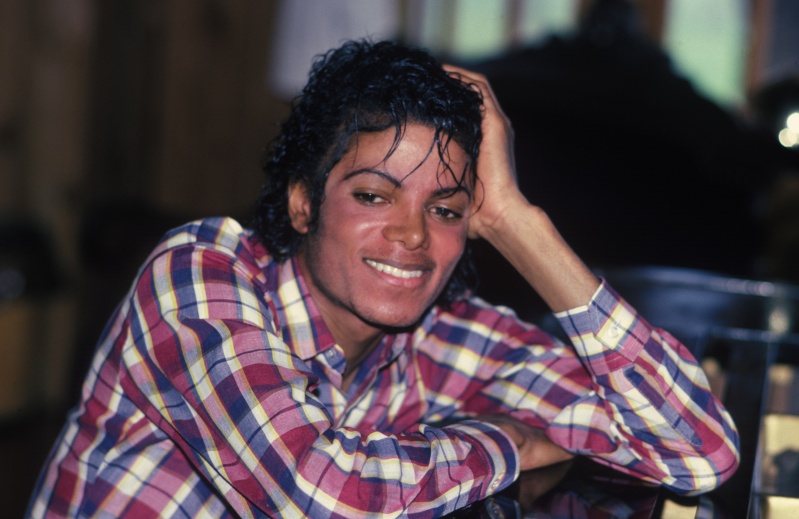 Le Roi de la pop - Michael Jackson - Page 2 Dgf-mi10