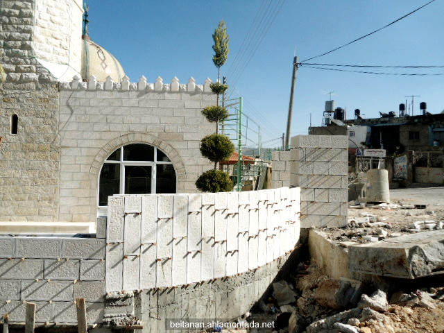استكمال بناء سور ومداخل المسجد الرئيسي الخارجية Dsc01741