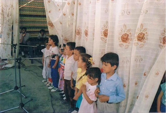 فقرات أطفال روضة نادي بيت عنان ضمن حفلات النادي بداية الثمانينات Ouuoo121