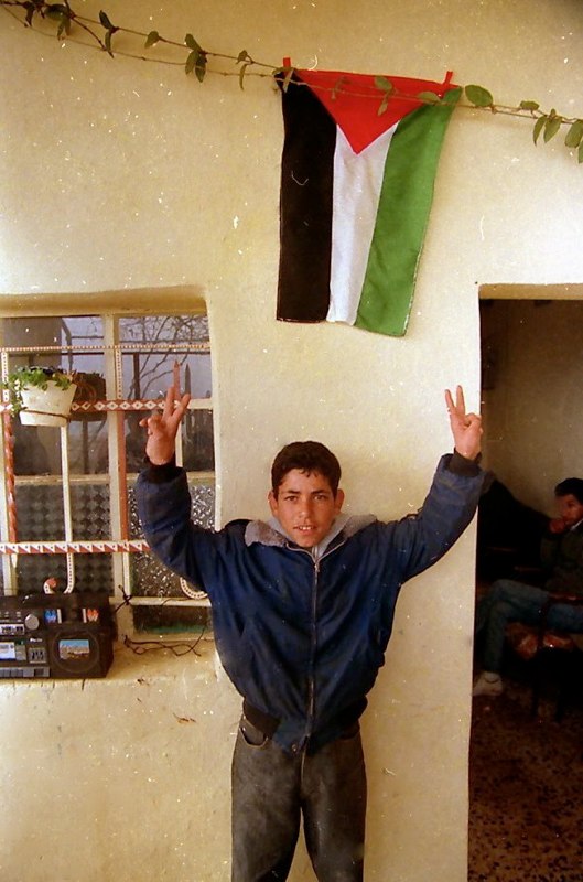  112 صورة قبل خمس وعشرون سنة للذكرى " في زمن الانتفاضة الاولى وقت استشهاد محمد سالم  Ouuuu319