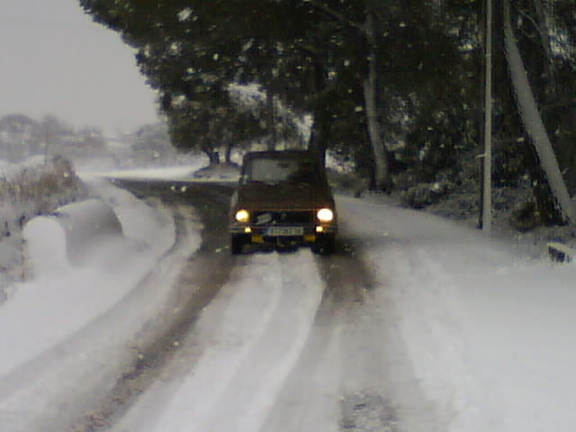 Voici quelques photos du Gard, R6 sous la neige. Dsc00910