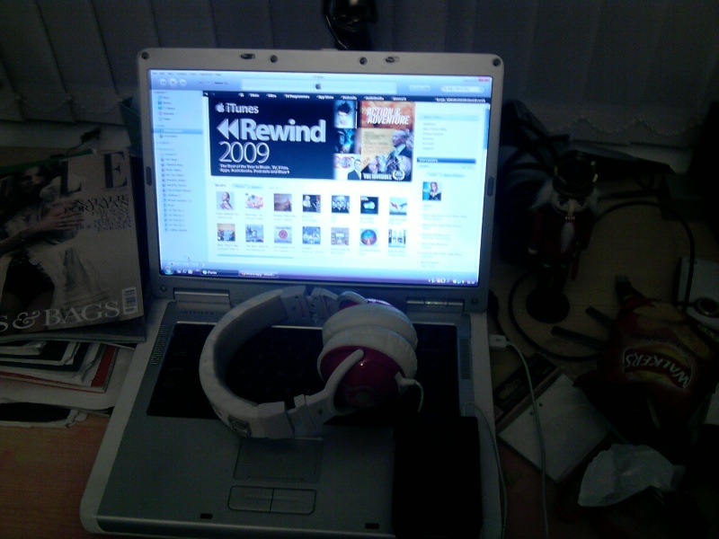 Post a picture of your desk P0801110