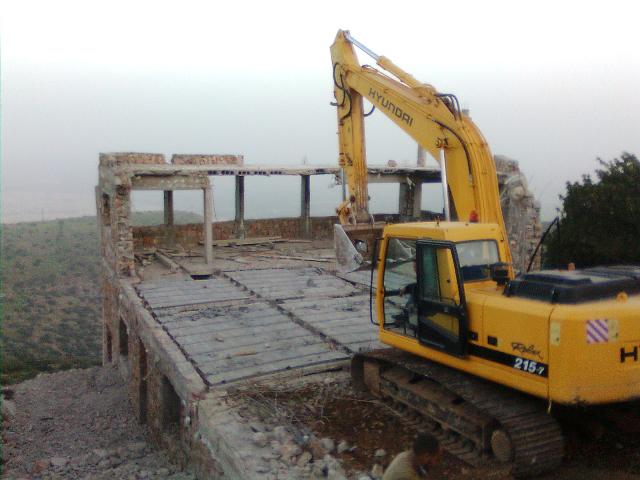 سلطات بني ملال تهدم بنايات عشوائية  / BENI MELLAL / Démolition de quatre constructions anarchiques à Tifardine. Image_11