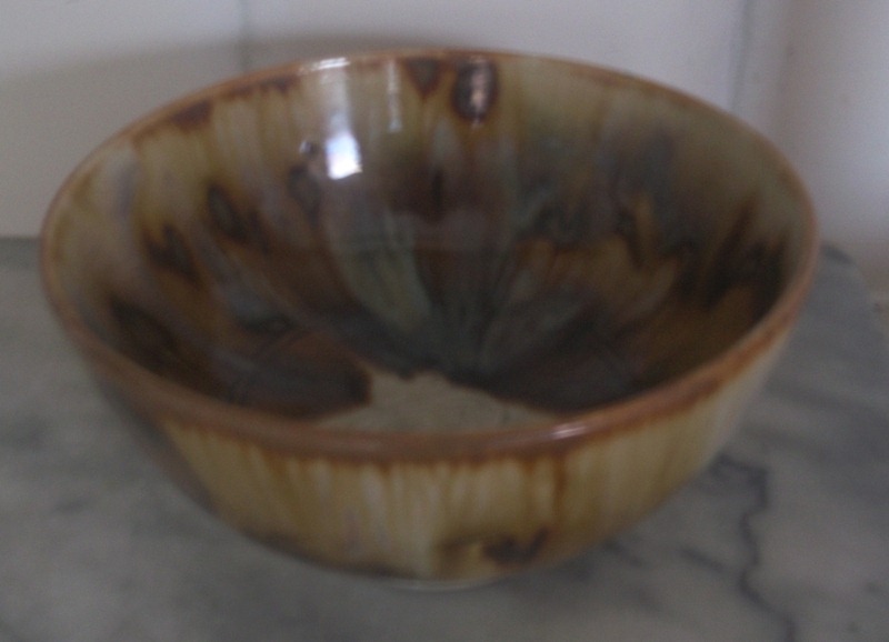 Glazed bowl with mystery mark inside. Any ideas please?  Pot_0110