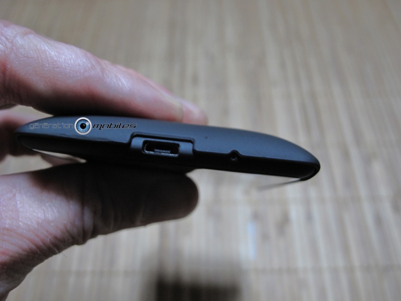 [ORDICA-STORE] Test de la Coque Ultra Fine Incipio Feather Case pour le WP8X by HTC Img_6328