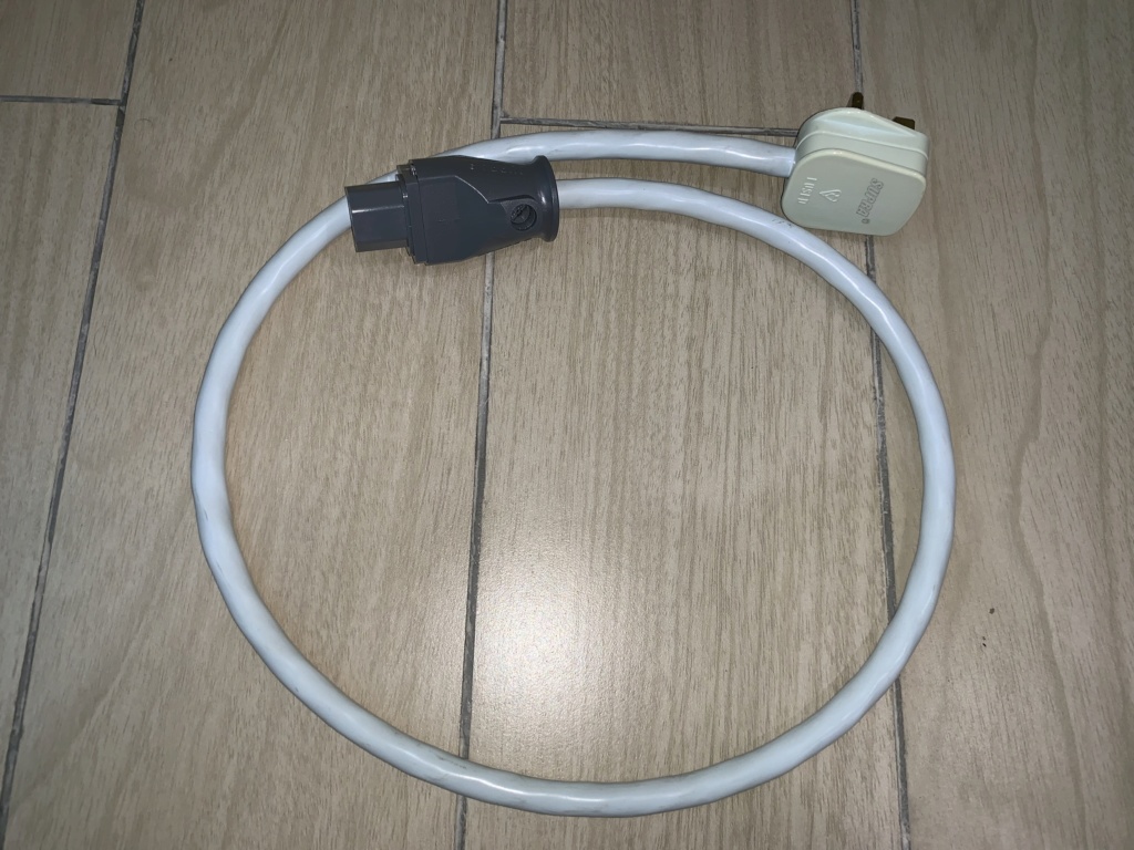 Supra LoRad 2.5 UK Plug Power Cord (1 Meter) SOLD Img_3723