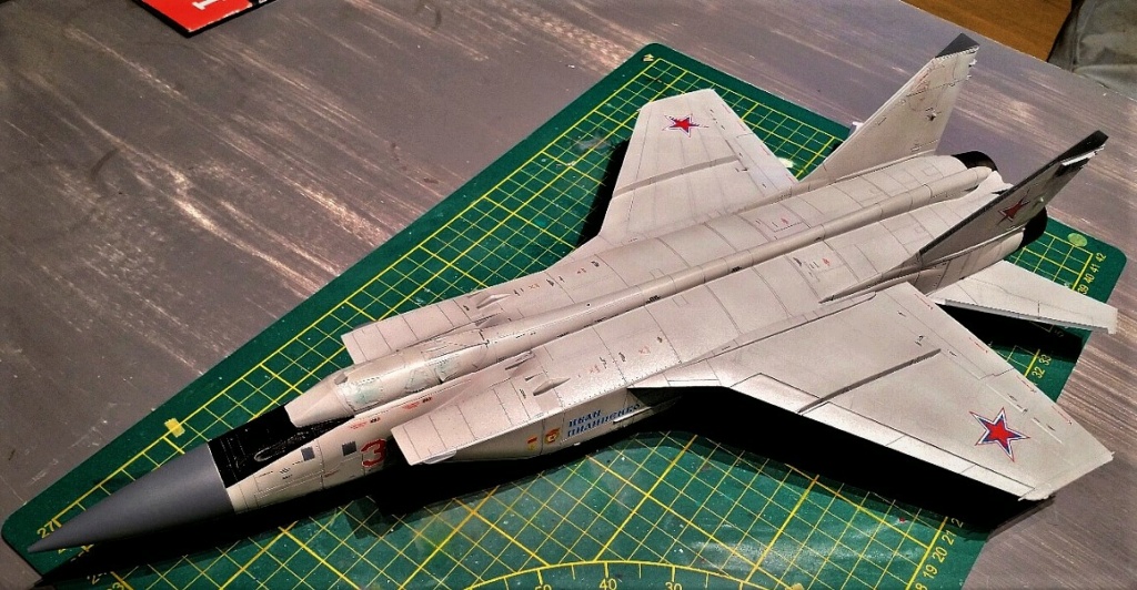 Mikoyan-Gurevitch MiG-31 BM/BSM "Foxhound" (AMK 1/48) - Page 5 Img_2052