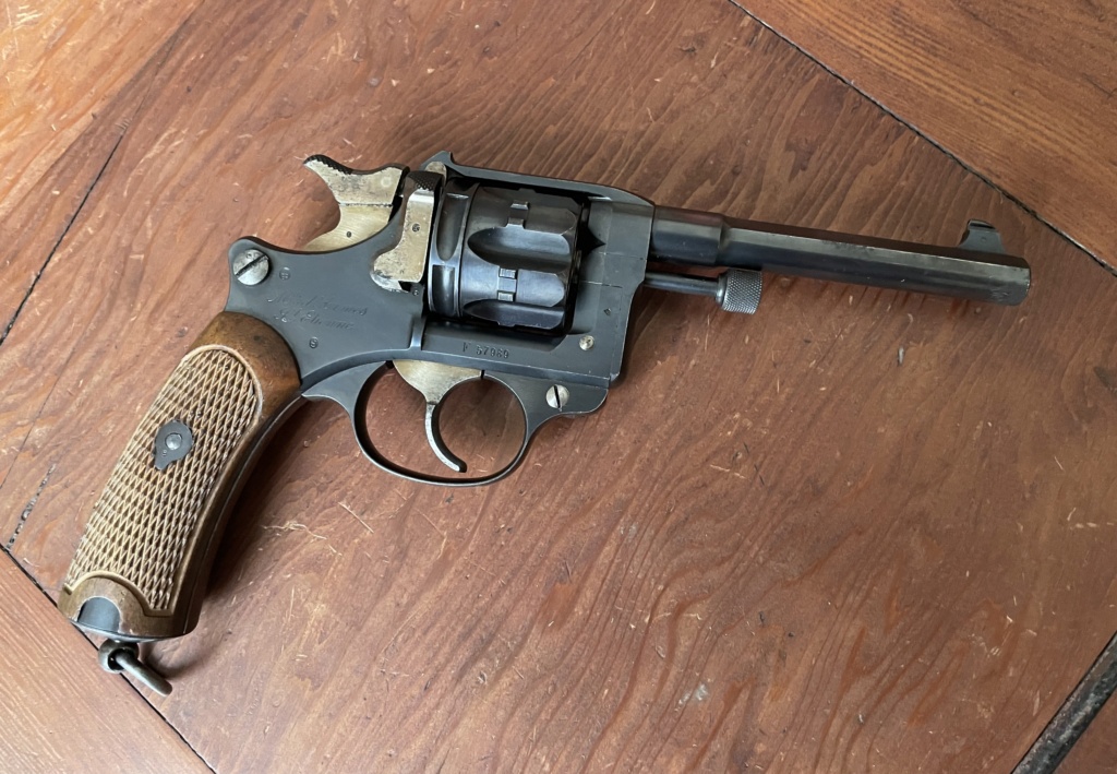 Un revolver MAS 1892 de 1894... Img_5414