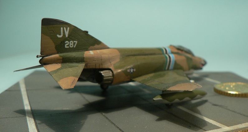 [Academy; 1/144] MDD F-4 Phantom II Phanto12