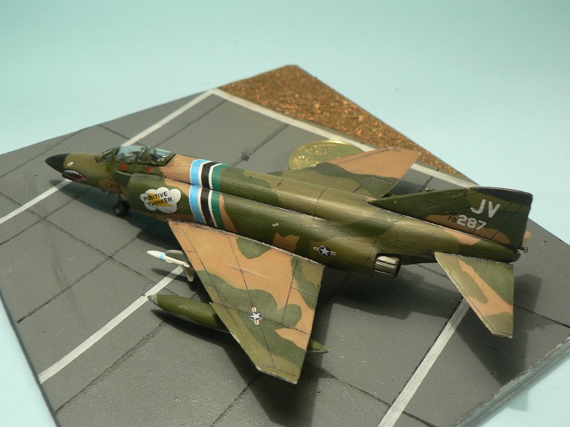 [Academy; 1/144] MDD F-4 Phantom II Phanto14