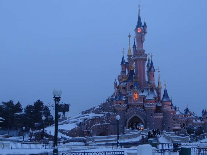 Vos photos de Disneyland Paris sous la neige ! - Page 25 Dsc00812