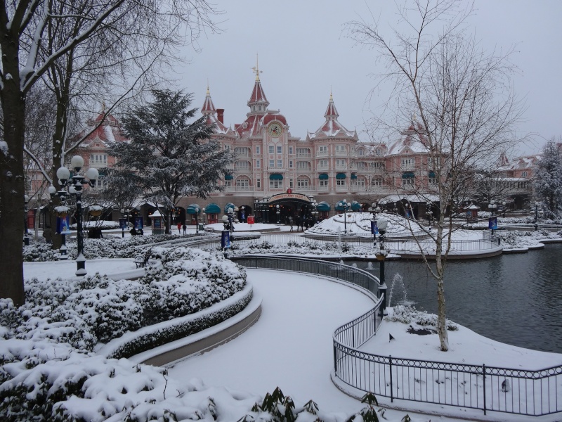 Vos photos de Disneyland Paris sous la neige ! - Page 25 Dsc00824