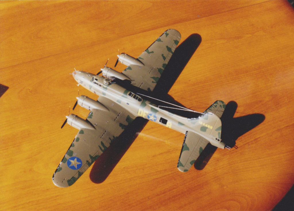 [HASEGAWA] BOEING B-17F FLYING FORTRESS Réf 00971 Hasega11