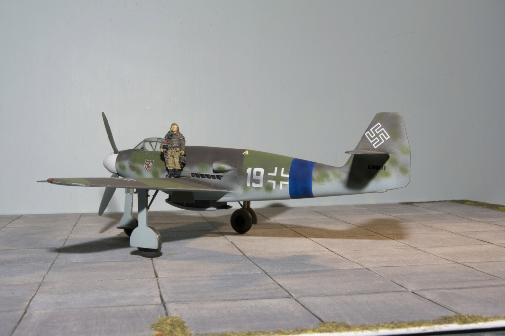 [TRUMPETER] MESSERSCHMITT Me 509 Réf 02849  Trumpe16