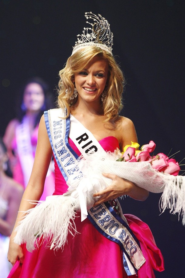 mariana vicente, top 10 de miss universe 2010. - Página 2 22418e10