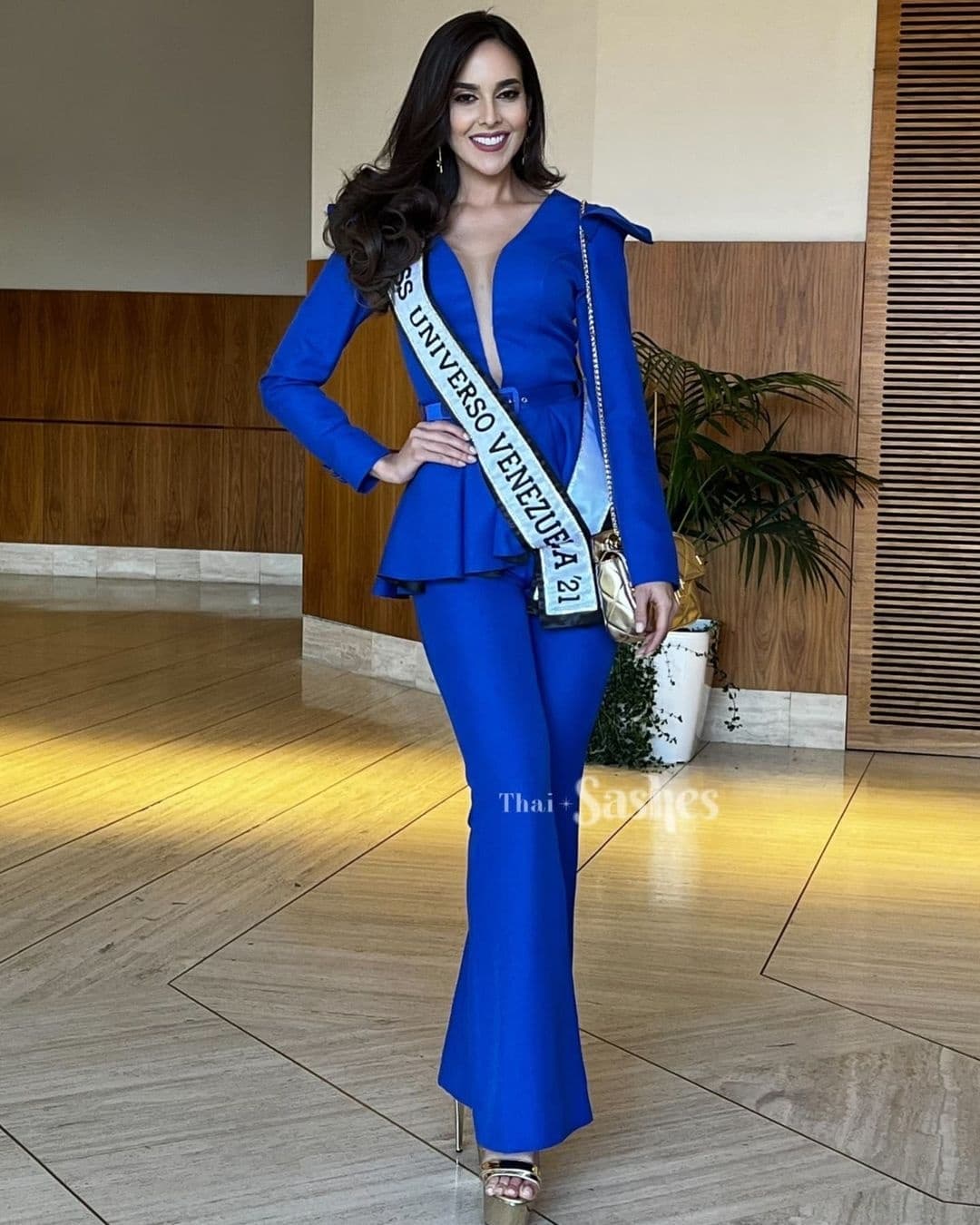 luiseth materan, 3rd runner-up de miss grand international 2022/top 16 de miss universe 2021. - Página 28 25095610