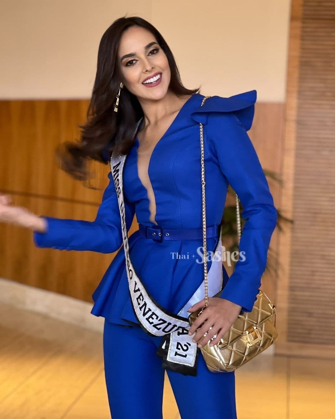 luiseth materan, 3rd runner-up de miss grand international 2022/top 16 de miss universe 2021. - Página 28 25095613