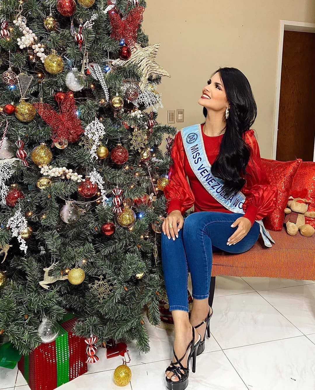 Venezuela - alejandra conde, top 40 de miss world 2021. - Página 42 26929211
