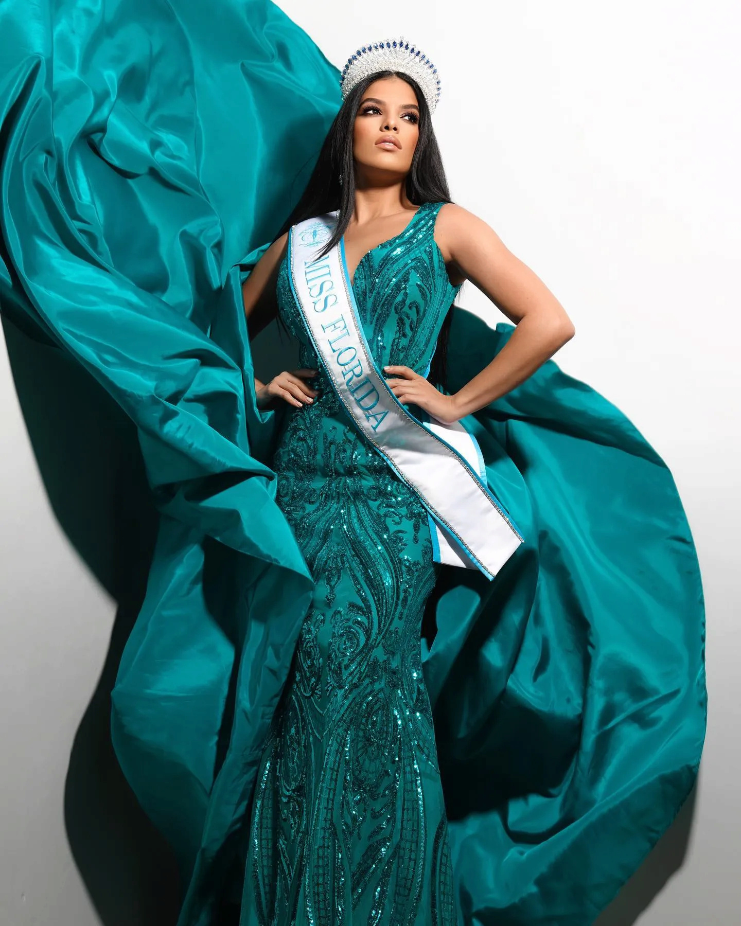 sofia acosta, miss supranational usa 2022. - Página 2 27376422