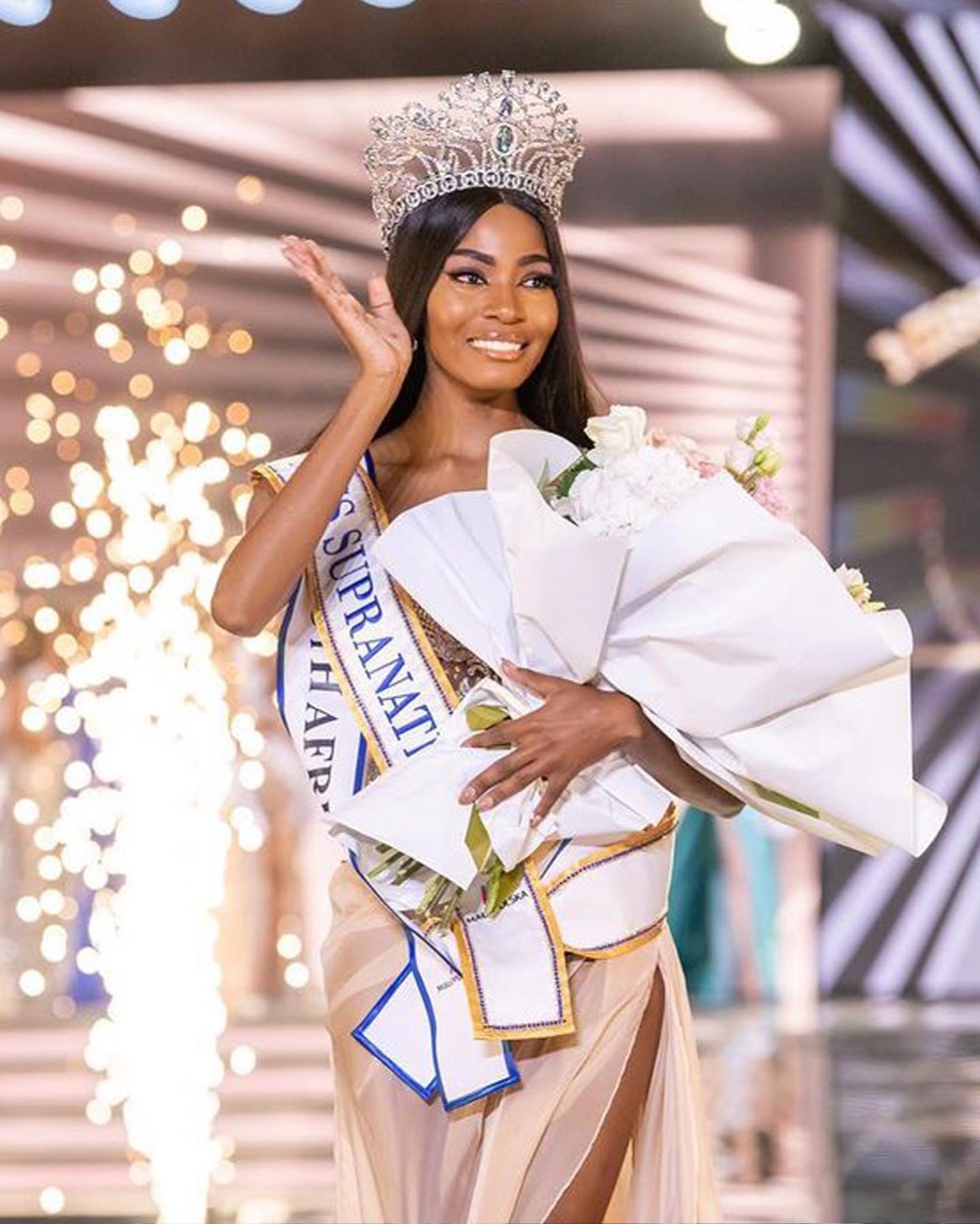 lalela mswane, miss supranational 2022. - Página 4 29951738