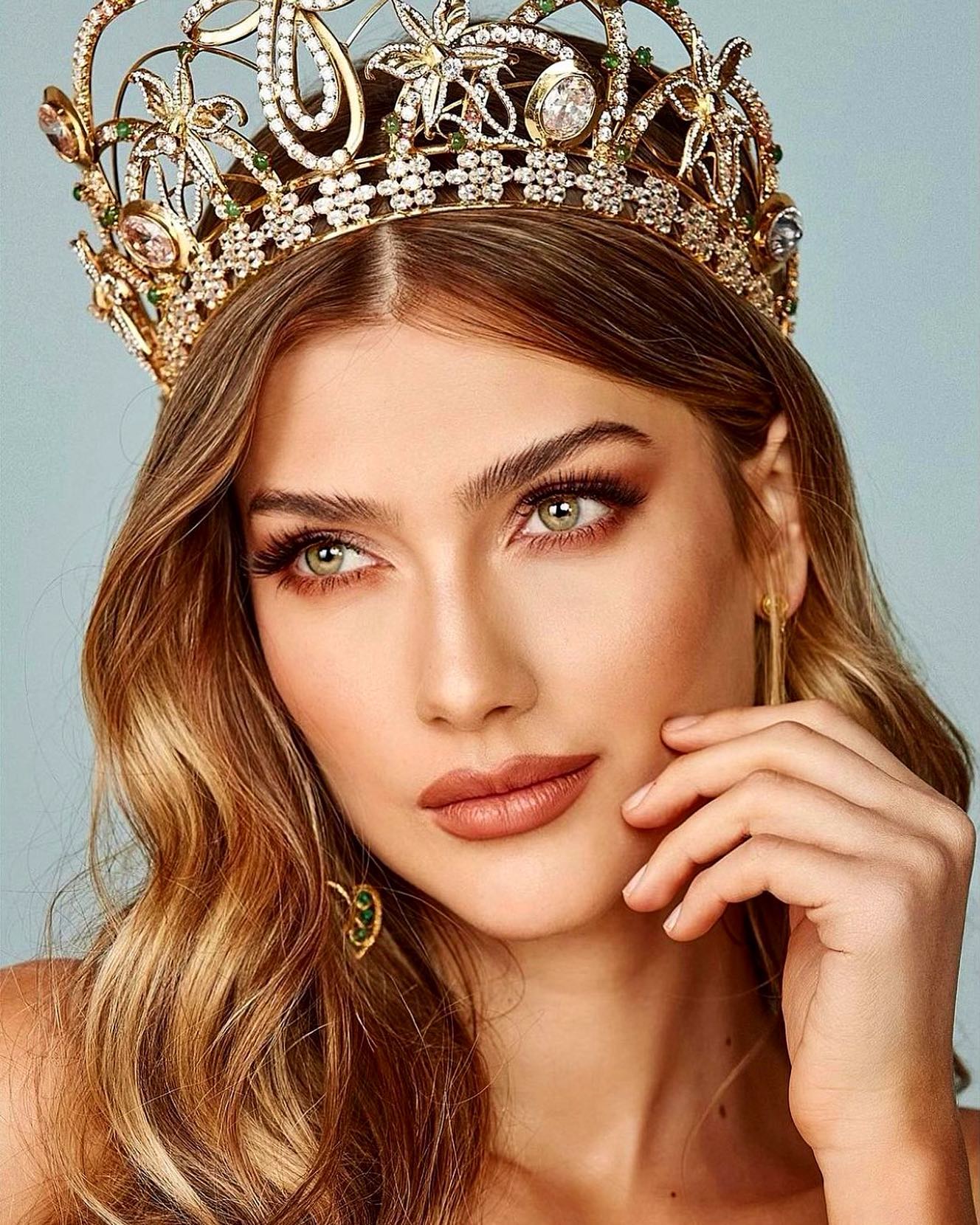 oficialmisscolombia - maria fernanda aristizabal, top 16 de miss universe 2022. - Página 21 30608510