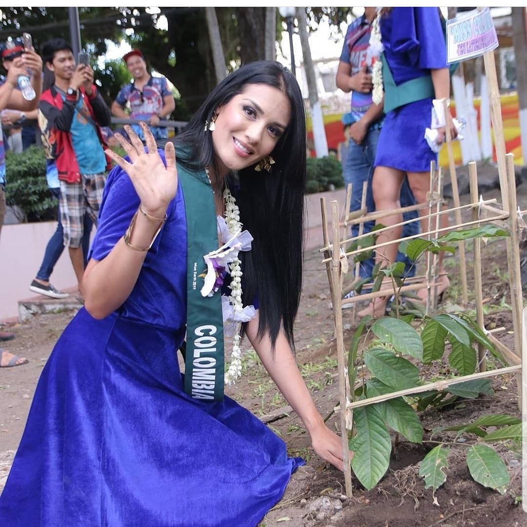 yenny katherine carrillo, top 20 de miss earth 2019/reyna mundial banano 2017. - Página 10 70336710