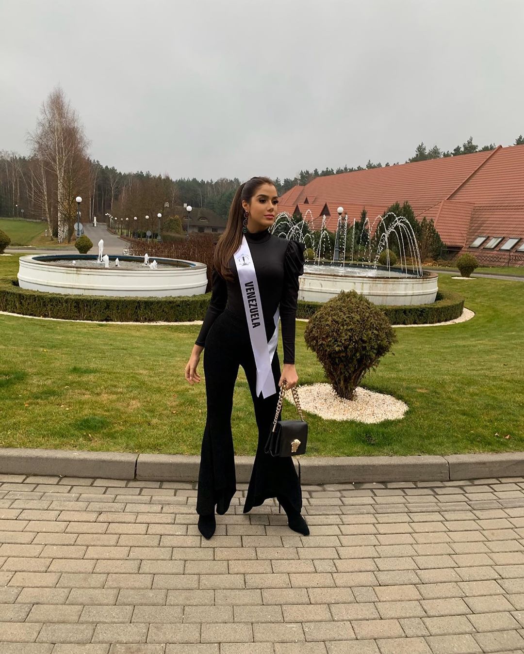 gabriela de la cruz, top 5 de miss supranational 2019. - Página 4 72786212