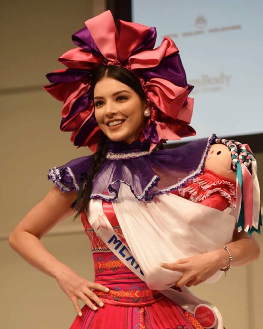 andrea toscano, 1st runner-up de miss international 2019. - Página 31 72899610
