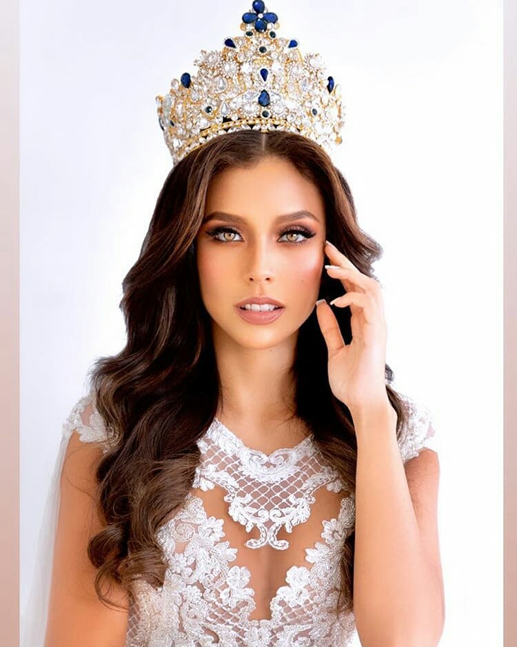 janick maceta, 2nd runner-up de miss universe 2020/third runner-up de miss supranational 2019/1st runner-up de miss tourism 2017-2018.  - Página 4 73385817