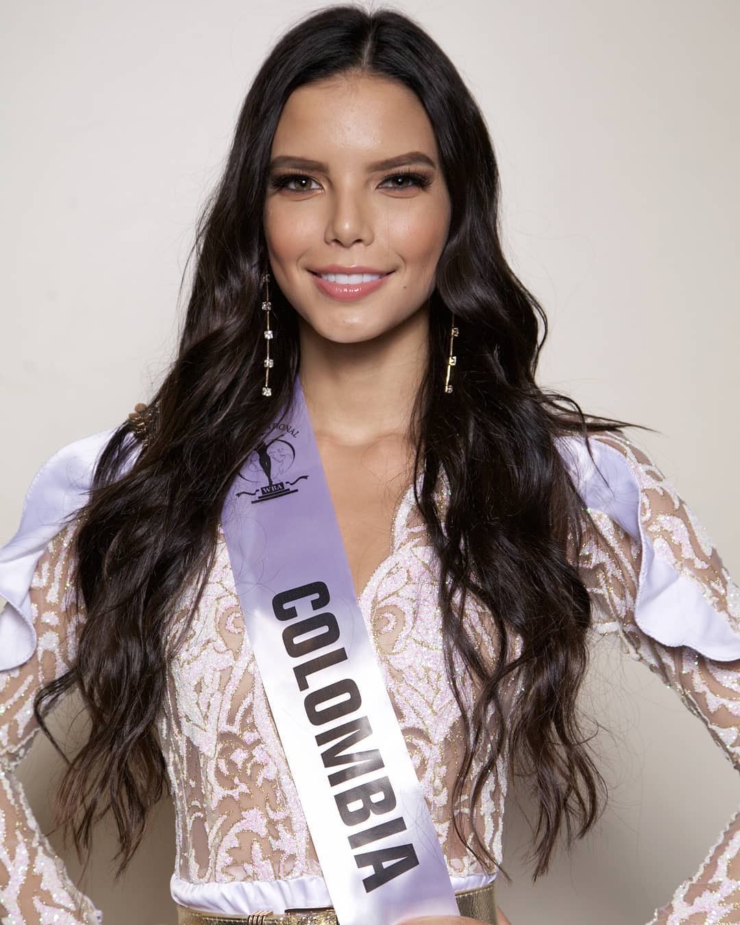 yaiselle tous, miss supranational colombia 2019. - Página 7 74603512