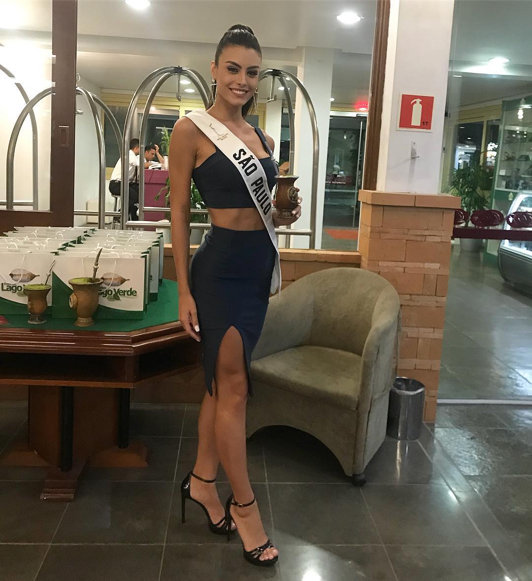 marjorie marcelle, top 5 de miss grand international 2019. - Página 6 Alex-116