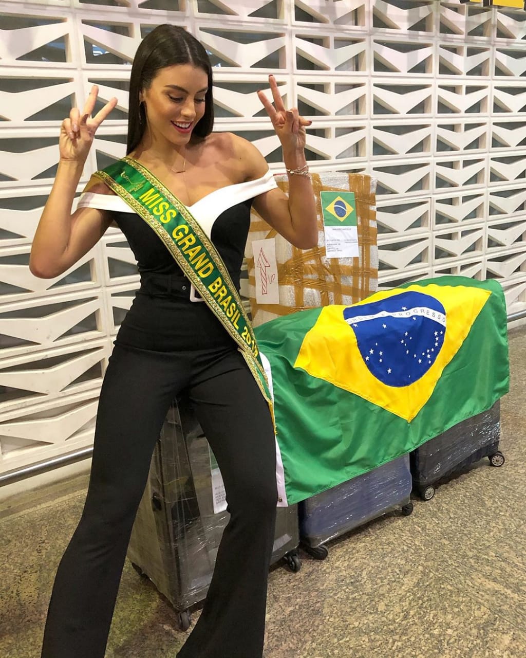 marjorie marcelle, top 5 de miss grand international 2019. - Página 22 Alex-355