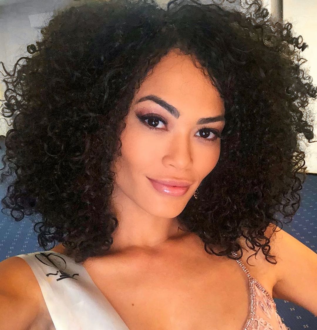 fernanda souza, miss supranational brazil 2019. - Página 7 Alex-679