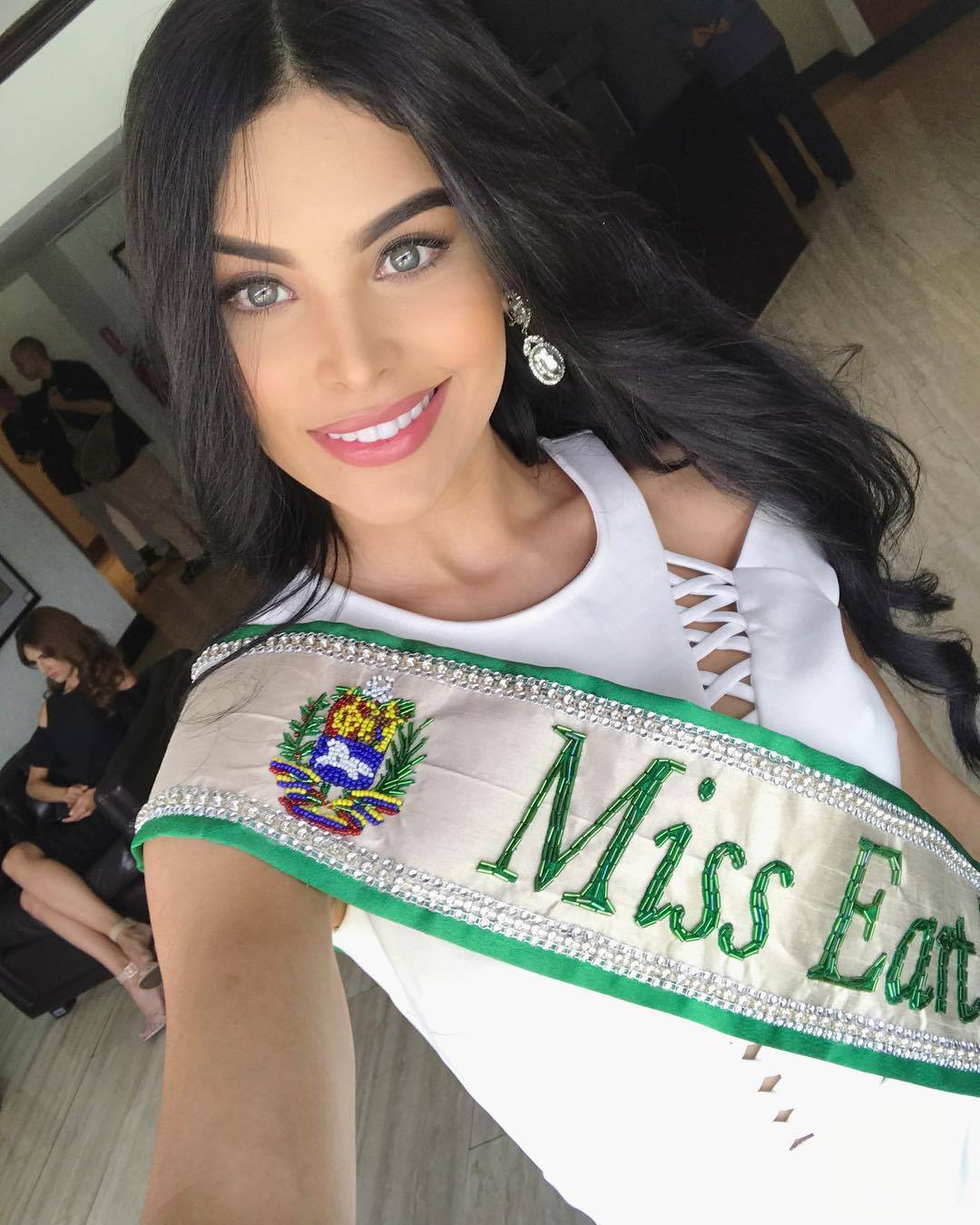ninoska vasquez, top 8 de miss earth 2017. Bb83ce10