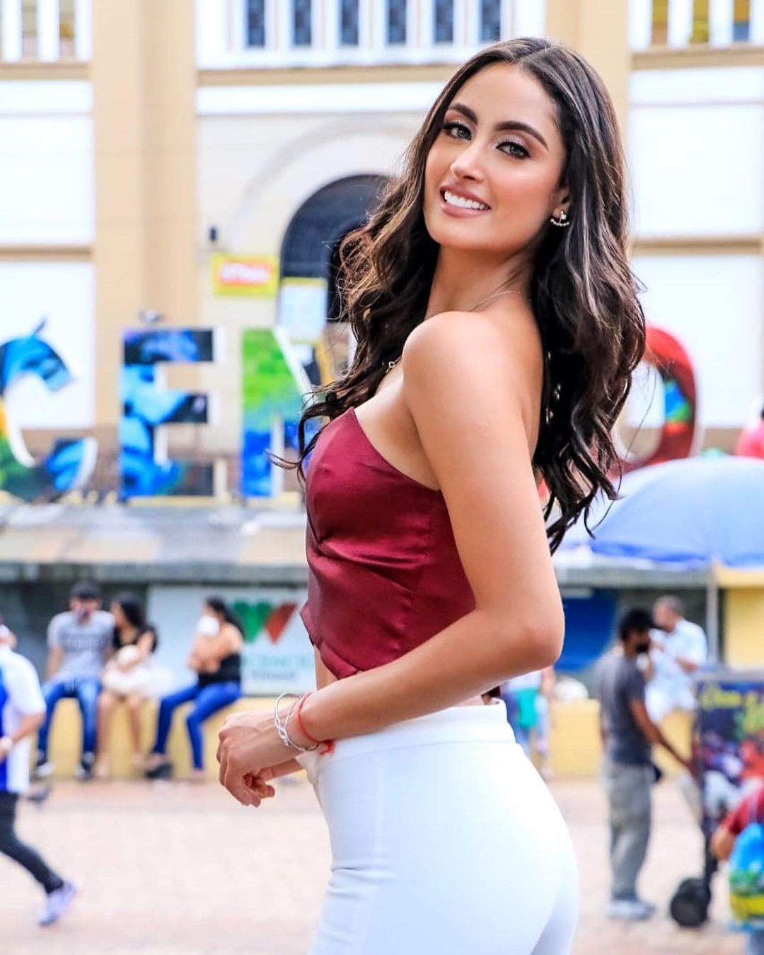 juliana franco, top 16 de miss colombia universo 2020/miss earth water 2017. - Página 21 Julifr16