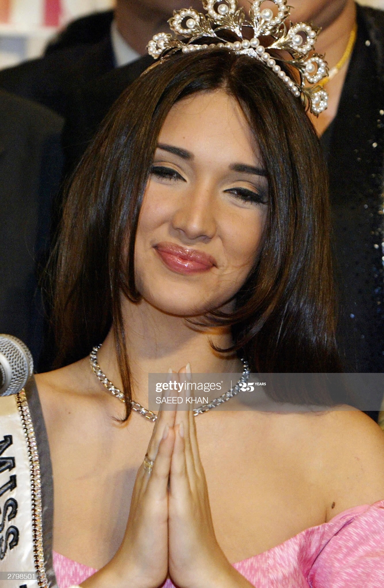 ════ ∘◦❁◦∘ ════ Amelia Vega, Miss Universe 2003. ════ ∘◦❁◦∘ ════ - Página 13 Miss-u61