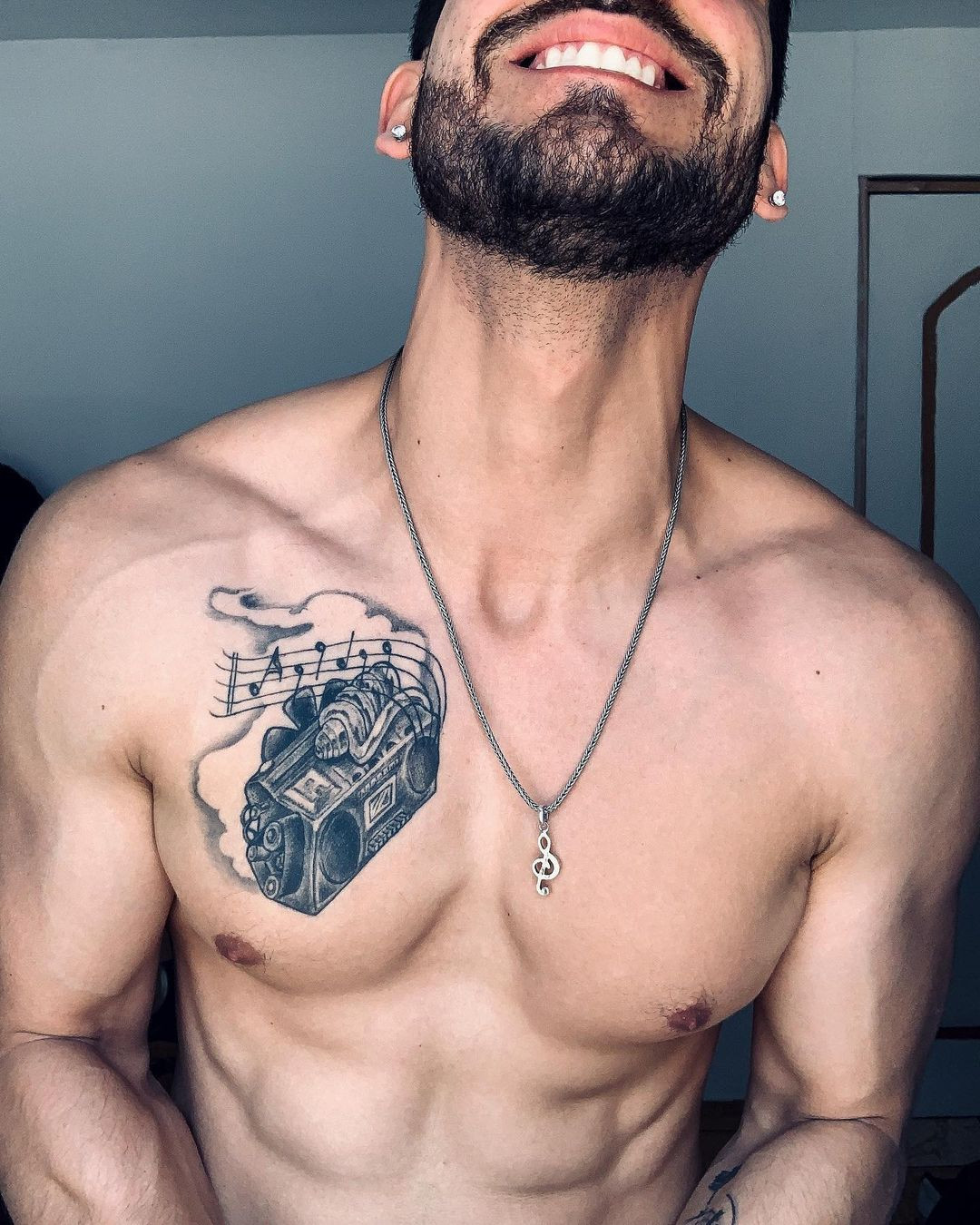 alvaro vargas, mister supranational 2021. - Página 2 Qhbb0n10